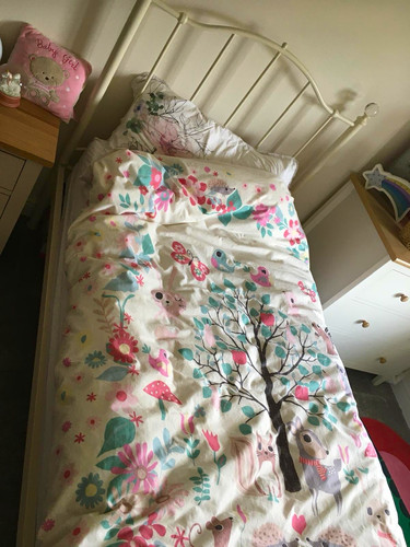 Cream metal single - metal, bed